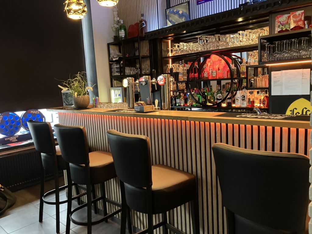 Wegens faillissement DE WELKOM COMM.V. - Taverne FLORIBAR - Ridderschapslaan 24 te 1000 Brussel (nabij Jubelpark) - info@vhauctions.be